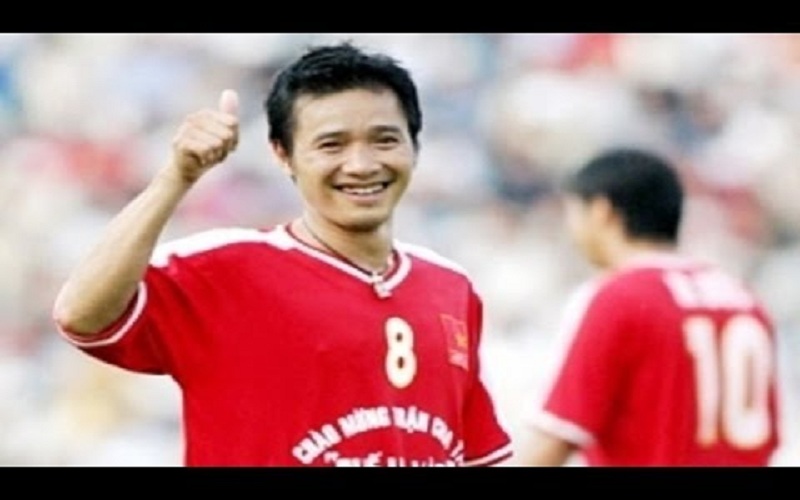 Cầu thủ Nguyễn Hồng Sơn - gương mặt vàng của thể thao Việt Nam